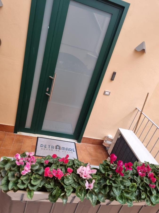 Petramare Charming House Apartment ซาแลร์โน ภายนอก รูปภาพ
