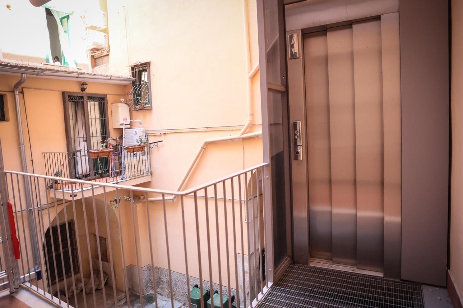 Petramare Charming House Apartment ซาแลร์โน ภายนอก รูปภาพ